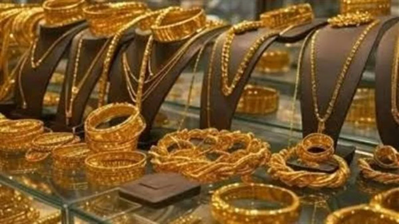 سعر الذهب يتراجع اليوم في السوق المحلي 2-8-2026